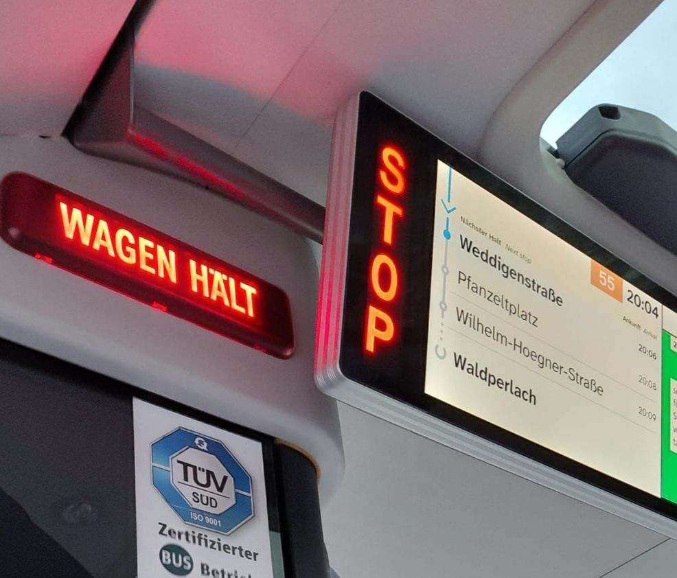 „Wagen hält“